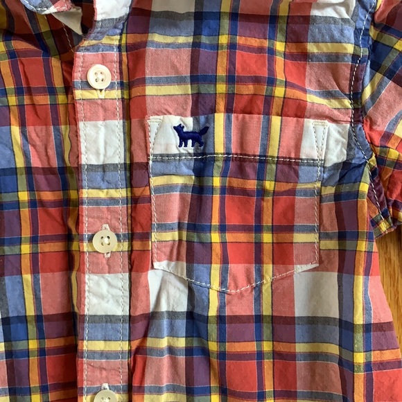 3/$10 - Carter’s Boys Button-Up Shirt - 2T - Picture 2 of 5